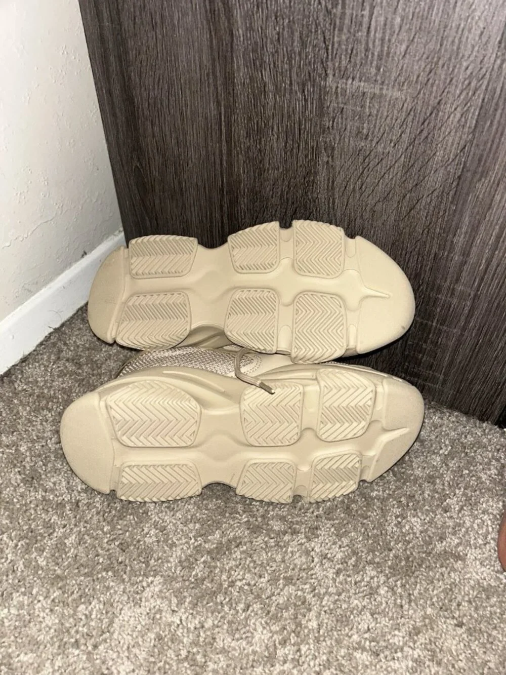 Steve Madden Tan Chunky Possession Athletic Sporty Sneakers Size 7